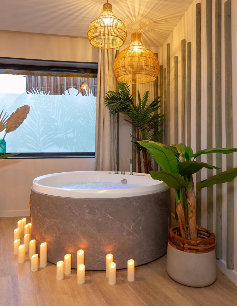 Romantique Bali, Sauna , Apartment Straßburg